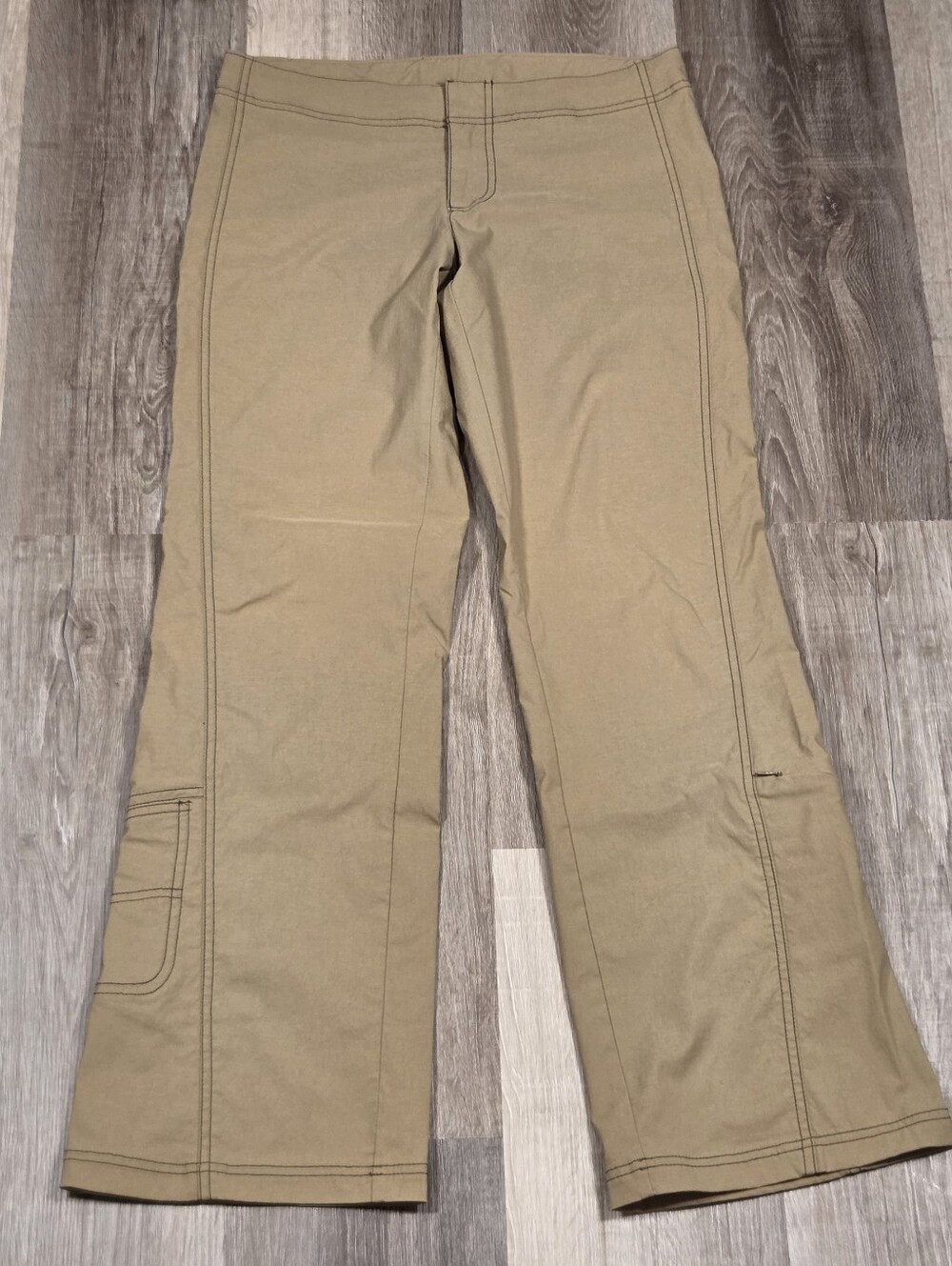 Athleta Low Rise Dipper Pants Women’s Sz 4 Tan Cargo Flare Hiking Outdoor